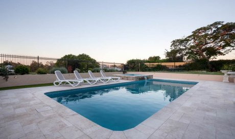 Aménagement piscine creusée - Chaponnay - Carles Services